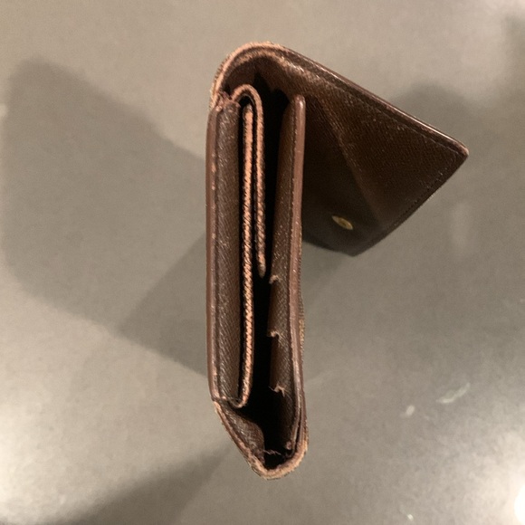 Louis Vuitton Damier Sarah Wallet Date Code TH1927 - Picture 9 of 10